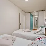 Petite En Bord De Сasa de vacaciones *